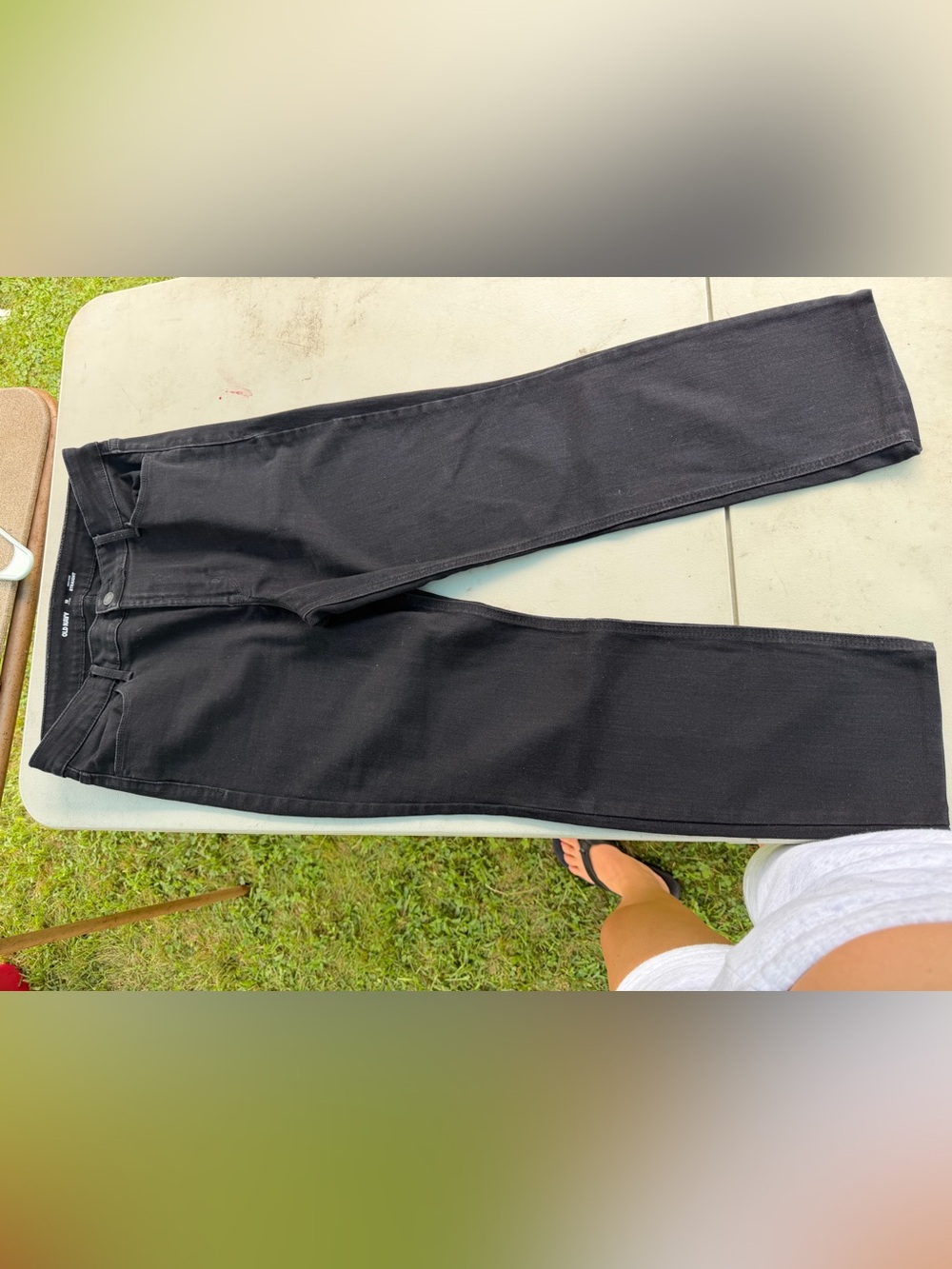 Old Navy Slim Straight Jeans in Black